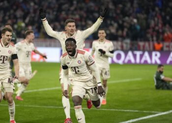 El Bayern a octavos con susto en un día de sorpresas en Champions