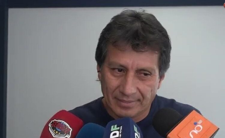 Peña asume como DT en Blooming: ‘Esta camiseta la defiendo a muerte’