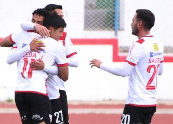 Always Ready y Aurora pasan a cuartos de final del torneo Verano