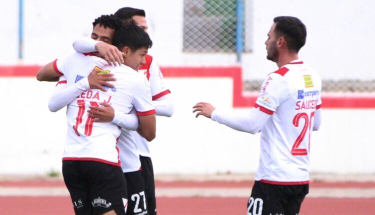 Always Ready y Aurora pasan a cuartos de final del torneo Verano