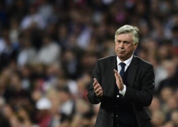 Ancelotti, Mbappé y Madrid reciben premios que no recogen en París