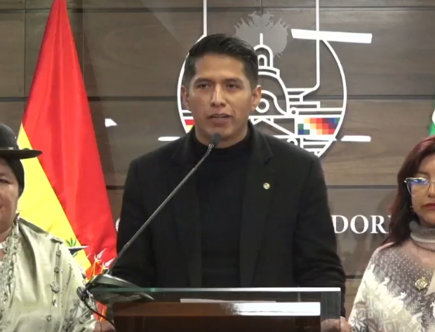 ¿Dónde está la plata? Andrónico cuestiona al Gobierno la no ejecución de proyectos