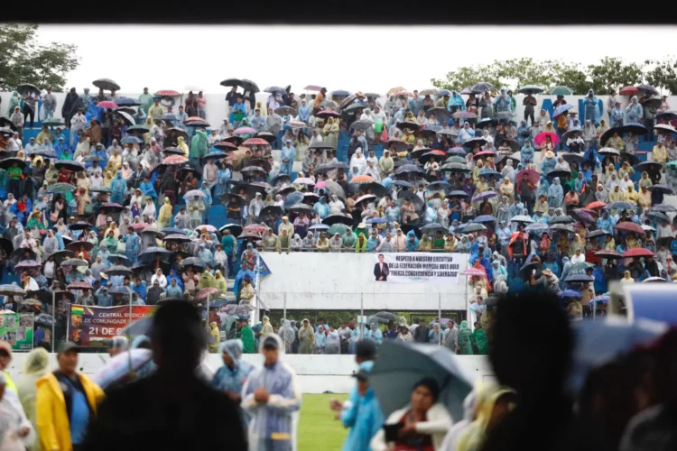 La pancarta que reivindica a Andrónico Rodríguez en el estadio de Bulo Bulo, el sábado.