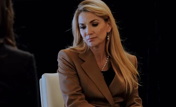 La imagen de Jeanine Áñez convertida por IA. Captura: Cara a Cara Podcast