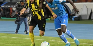 San Antonio cae 3-0 ante Peñarol y cede terreno