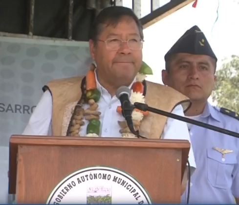 Arce entrega una planta procesadora de lácteos en el municipio de Mizque