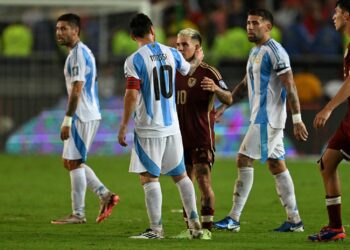 Argentina salva un punto en la ‘laguna’ de Maturín con Messi intermitente