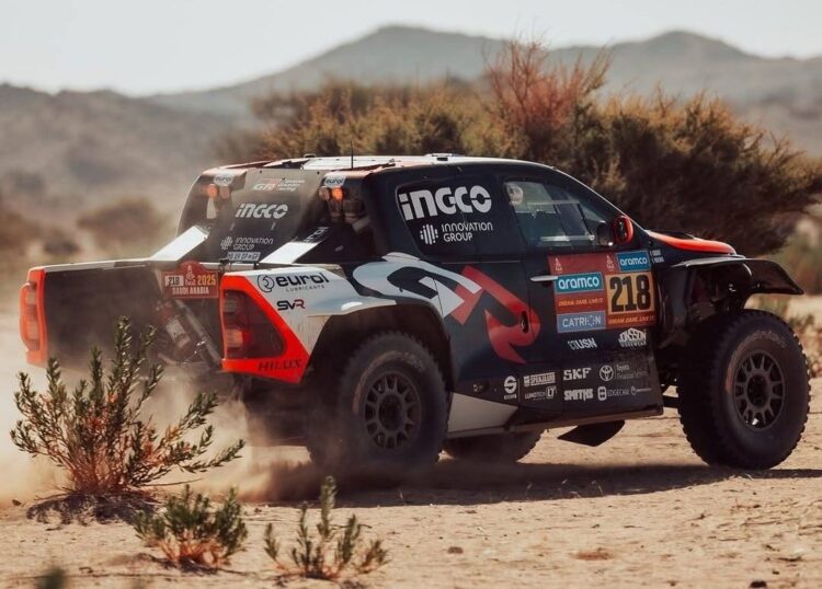Al Attiyah la pierde por un segundo en coches, ante Quintero