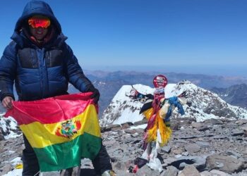 Ayaviri hace cumbre en el Aconcagua, el nevado más alto de Sudamérica