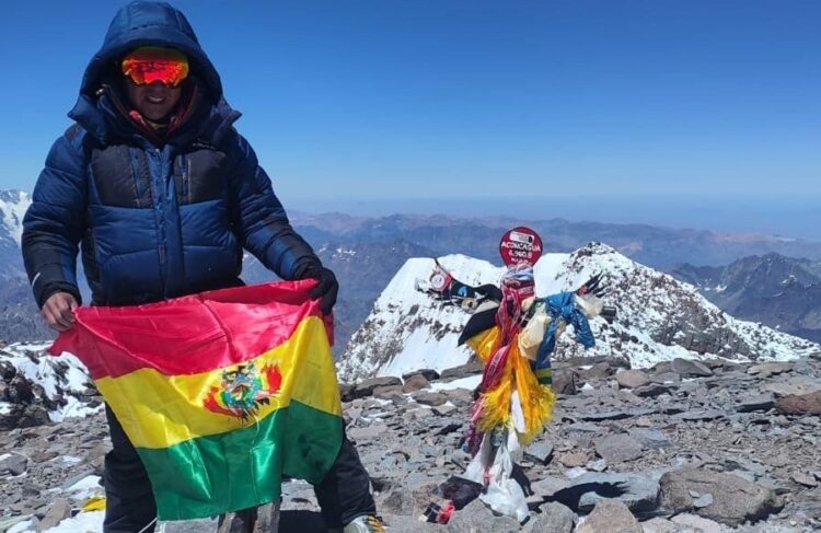 Ayaviri hace cumbre en el Aconcagua, el nevado más alto de Sudamérica