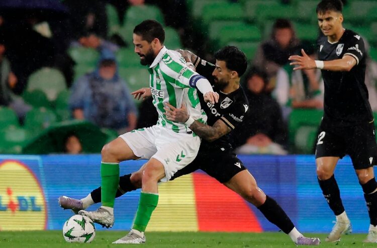 Betis firma empate amargo ante Vitoria Guimaraes en Conference League