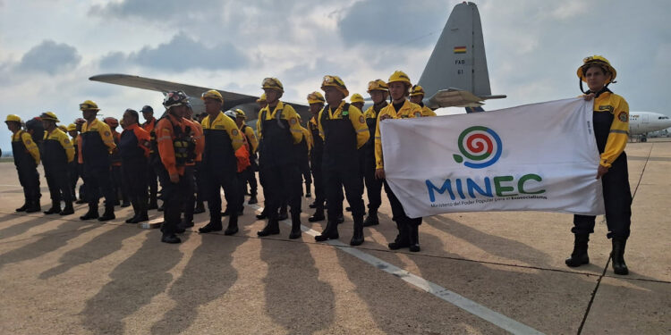 Desde Venezuela arribarán 61 bomberos y expertos en incendios forestales.