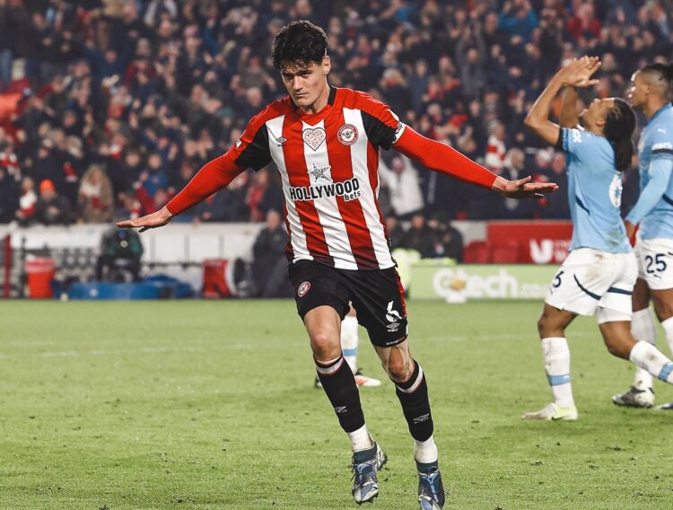 Manchester City se deja dos puntos en el tiempo añadido ante Brentford (2-2)