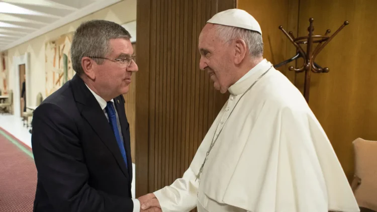 Papa Francisco inspiró a Bach para crear equipo de refugiados