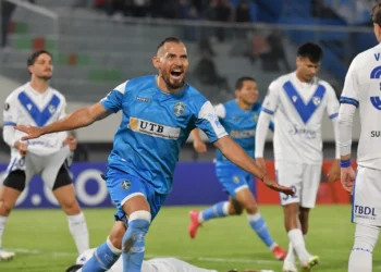 San Antonio derrota a Vélez, sube a la punta y sueña en la Copa