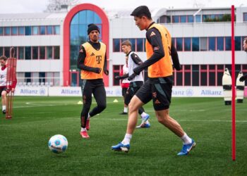 Bayern llega al derbi bávaro en Augsburgo mermado por lesiones