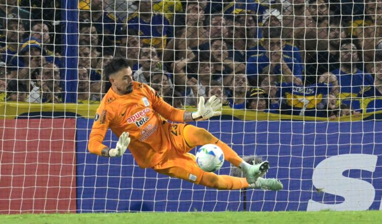 Viscarra elimina a Boca en la Bombonera y clasifica a Alianza a fase 3