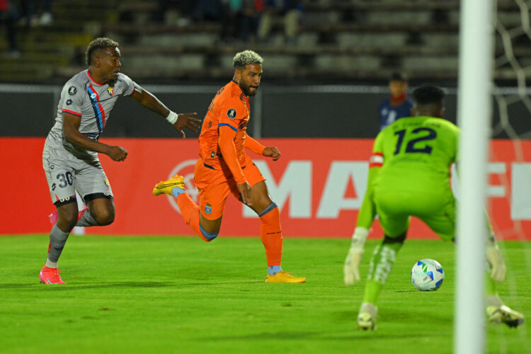 El Nacional elimina a Blooming por penales y sigue en Libertadores