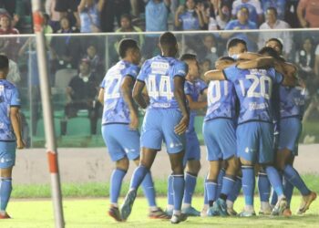 Bolívar cae 2-1 ante Blooming y el domingo definirá el título en La Paz