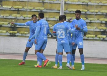 Bolívar golea 5-1, y junto a FCU, va a semifinales