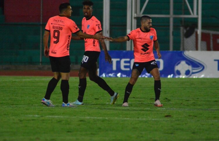 Bolívar empata 2-2 con Tomayapo en Tarija