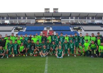 Bolivia juega su futuro ante Perú,   en crucial partido