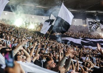 Botafogo empata con Criciúma y arriesga el título del Brasileirao