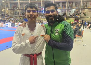 Manuel Olguín hace historia y da bronce mundial al karate boliviano