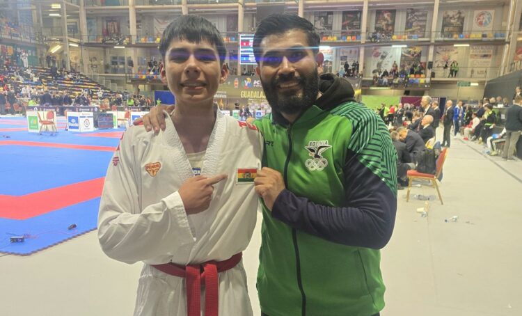 Manuel Olguín hace historia y da bronce mundial al karate boliviano