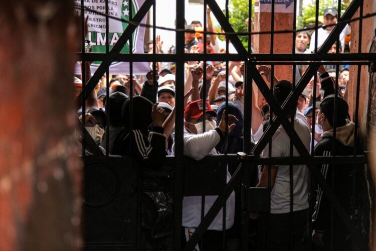 Defensoría y organizaciones civiles proponen frenar y limitar hacinamiento carcelario