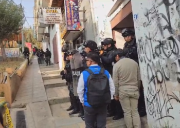 Arce critica la violencia y dice que ‘hay gente que no quiere vivir en democracia’