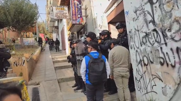 Arce critica la violencia y dice que ‘hay gente que no quiere vivir en democracia’