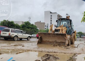 Calles y viviendas de Colcapirhua quedan anegadas tras las lluvias