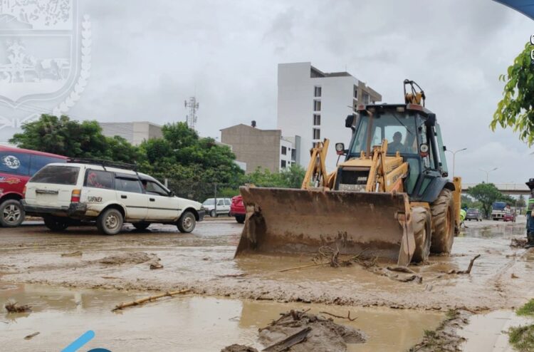 Calles y viviendas de Colcapirhua quedan anegadas tras las lluvias