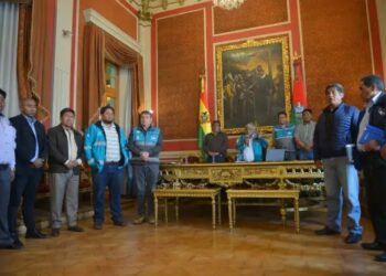Empieza la evaluación sobre el incremento de pasajes en La Paz