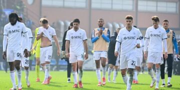 Napoli pierde en Como y cede el liderato al Inter de Milán