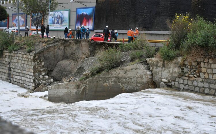 Alcaldía pide evitar la Avenida Costanera durante lluvias por riesgo de desbordes