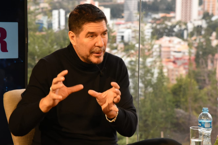 Del Castillo dice que si Claure quiere apostar por el litio se presente a las licitaciones públicas
