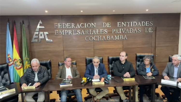 Empresarios convocan a cumbre público-privada por escasez de combustibles