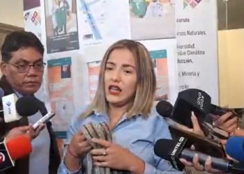 Junto a un diputado evista, joven denuncia acoso y abuso de poder de parte de Arce