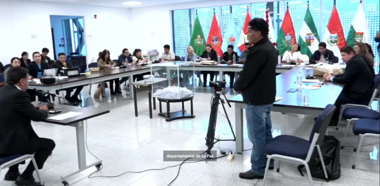 Fiscal Alave es el primero en rendir prueba oral para el cargo de Fiscal General