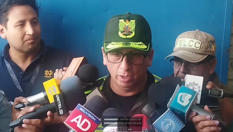 Policía denuncia que dos efectivos fueron ‘secuestrados’ varias horas por bloqueadores evistas