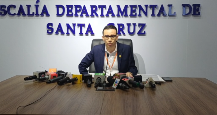 Tras balacera, policía herido presenta denuncia en la Fiscalía de Santa Cruz