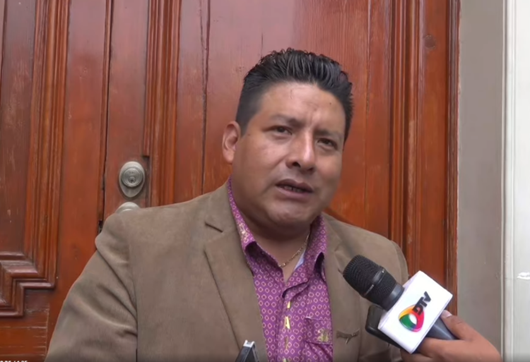 Gobernador Santos Quispe lamenta que Evo Morales no dé oportunidad a gente joven
