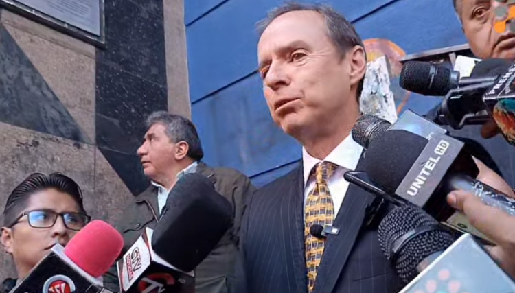 Tuto Quiroga señala que ‘no se mete en pelea de políticos millonarios’
