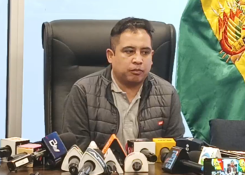 Astorga dice que Evo se dio cuenta que no puede ser candidato y que FPV le puso condiciones