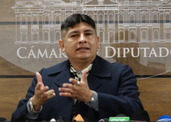 Diputado Cuéllar dice que intentaron matarle y que tomó la sede del MAS a título personal