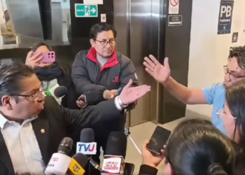 Duelo verbal: Jáuregui llama ‘delincuente’ a Arce y éste le dice que no ofrece ‘sexo por plata’
