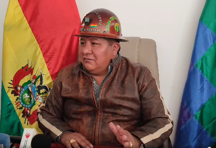 Senador Mamani sale en defensa de Andrónico y exige que diputado evista pida disculpas