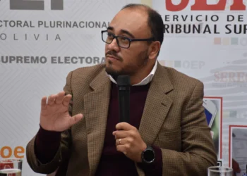 Ávila: Un juez electoral definirá si Evo rompió la ley con su encuesta
